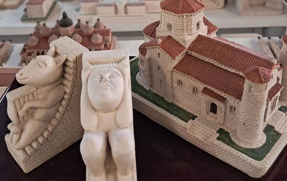 Curiosidades Históricas 15 - canecillos San Martín de Frómista