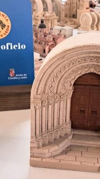 Curiosidades Históricas - Portada románica - Revilla de Santullán