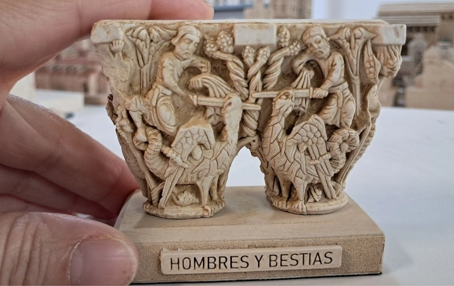 Curiosidades Históricas - capitel románico 