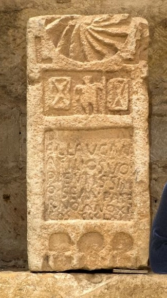 Los secretos del monasterio 1 - Lápida de Sempronio Paterno