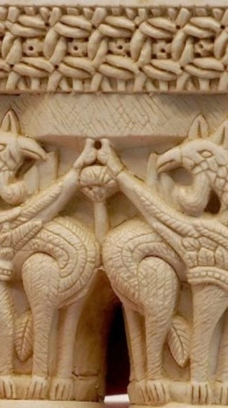 Curiosidades históricas 2 - monasterio de Santa María la Real - grifos